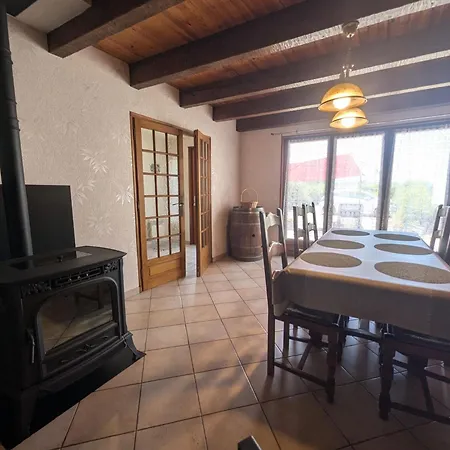 évasion Champêtre : Maison Spacieuse Avec Terrasse, Proche Sites Historiques Et Thermes - Fr-1-611-2 Сasa de vacaciones Champigny-sous-Varennes