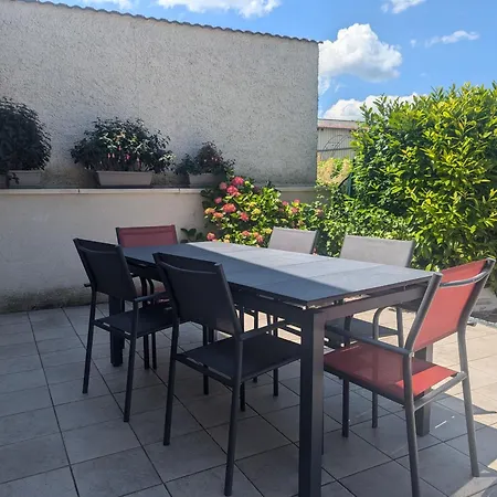 Сasa de vacaciones évasion Champêtre : Maison Spacieuse Avec Terrasse, Proche Sites Historiques Et Thermes - Fr-1-611-2